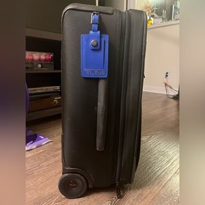 Tumi used 2 wheel carry on